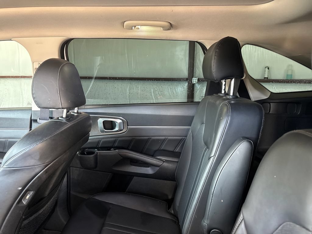 Used 2023 Kia Sorento SX AWD/4WD image 13