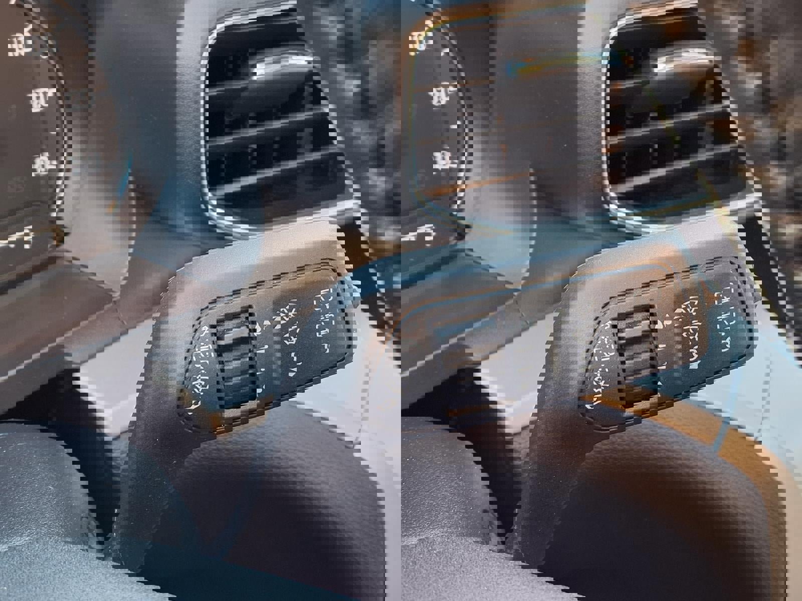 Certified 2022 Ford Explorer XLT w/ Equipment Group 202A image 16