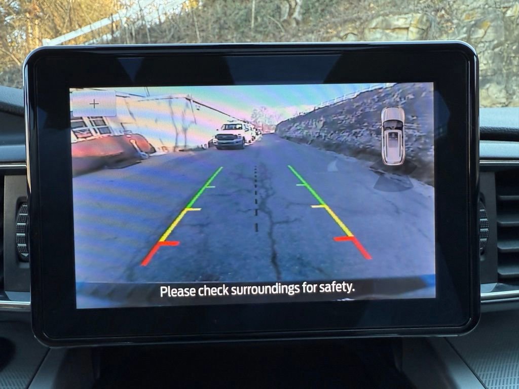 Certified 2022 Ford Explorer XLT w/ Equipment Group 202A image 26