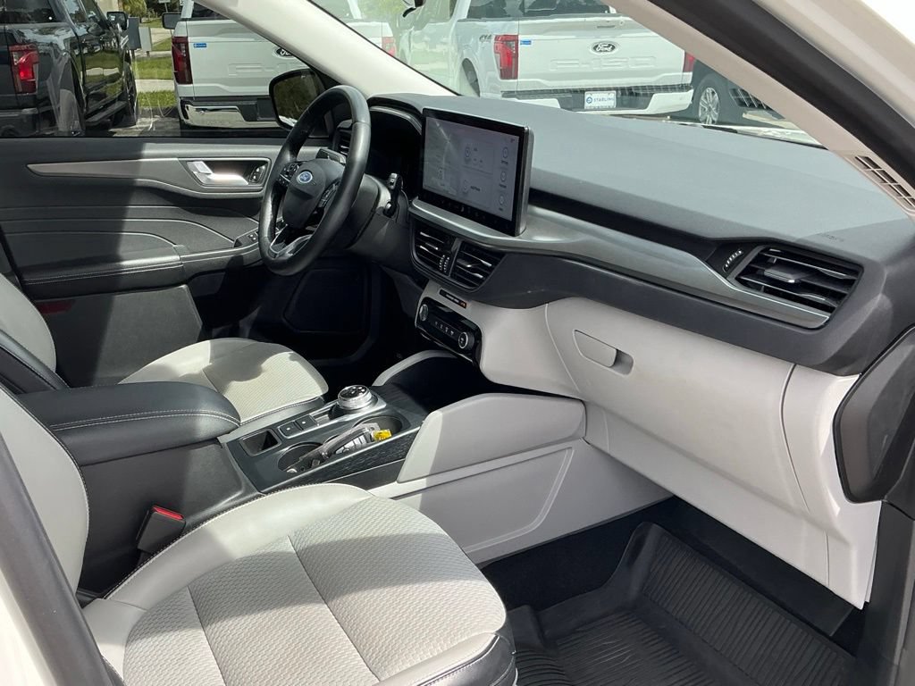 Certified 2023 Ford Escape SE FWD image 18