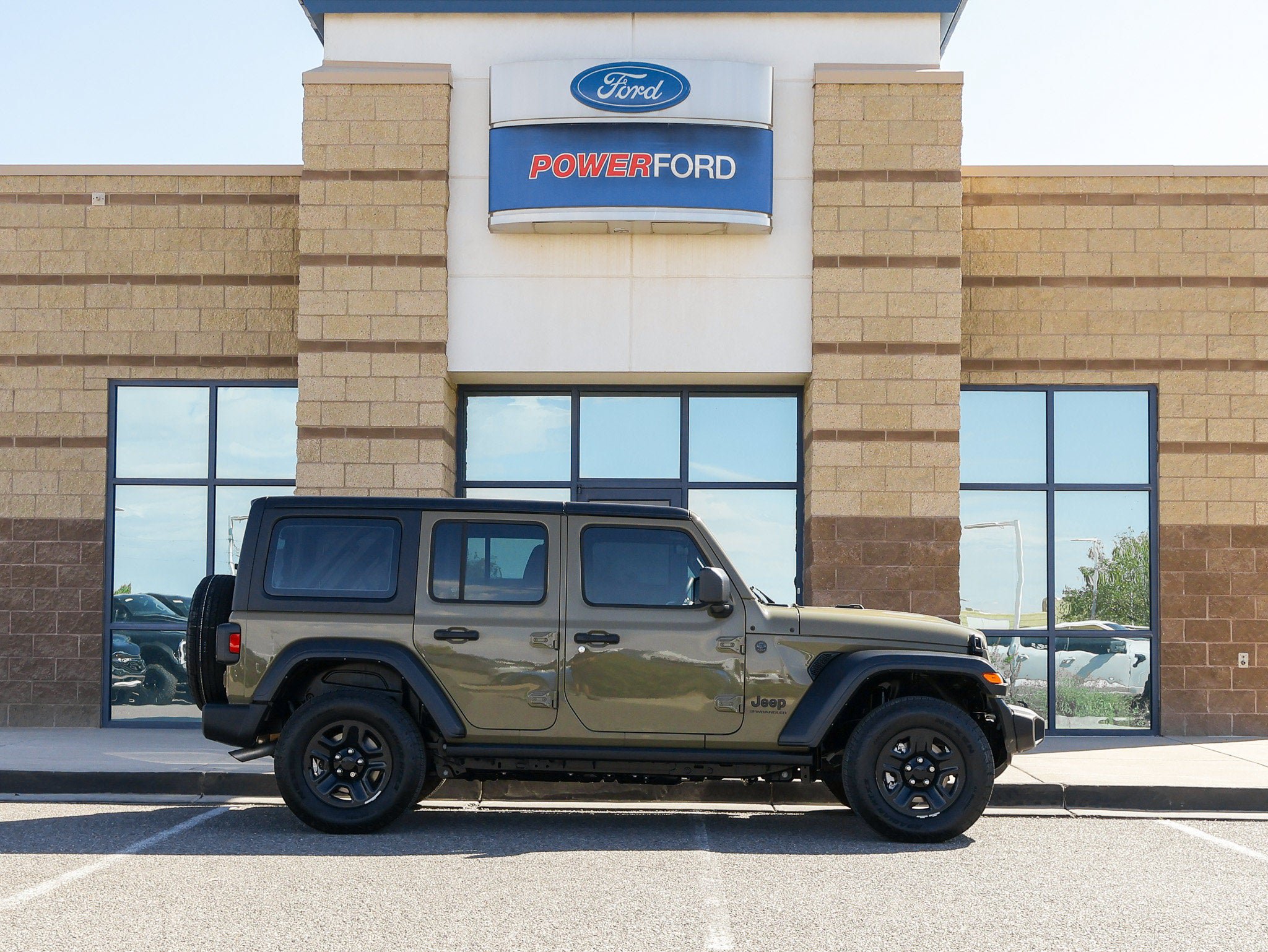 Used 2025 Jeep Wrangler Unlimited Sport AWD/4WD image 5