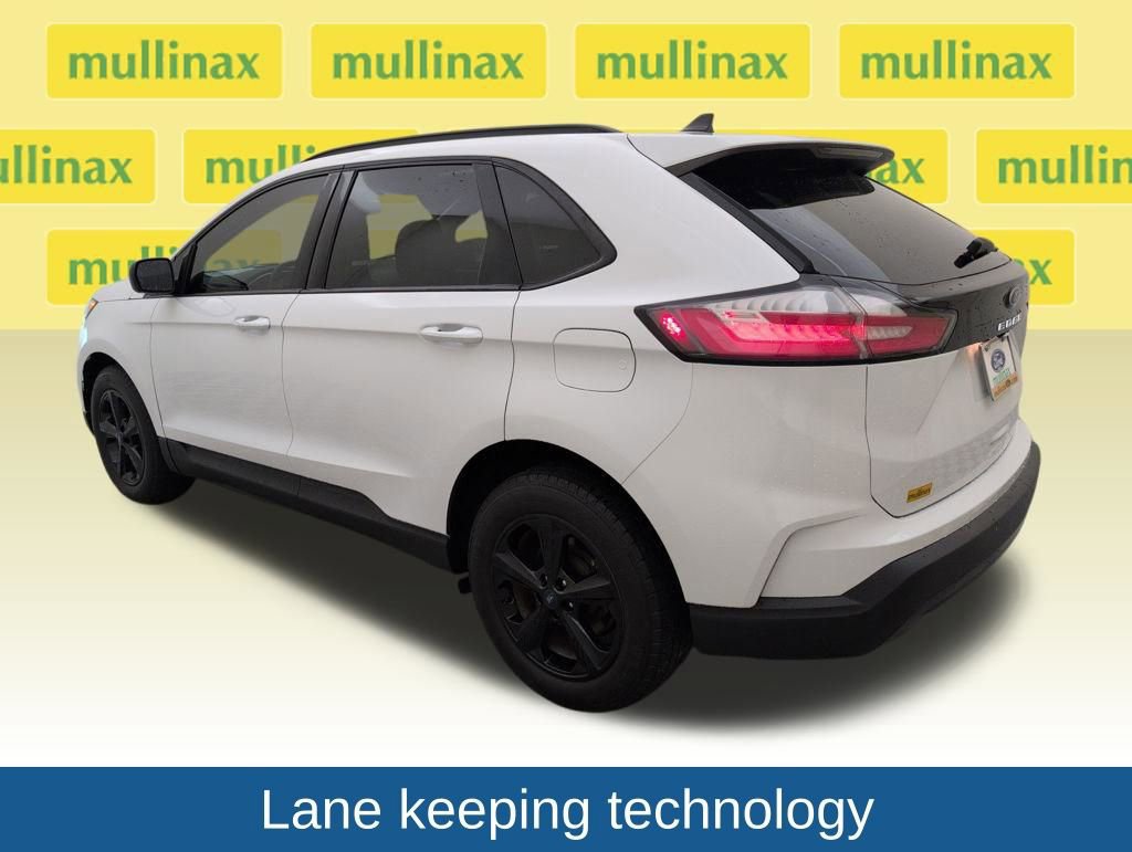 Certified 2021 Ford Edge SE image 3