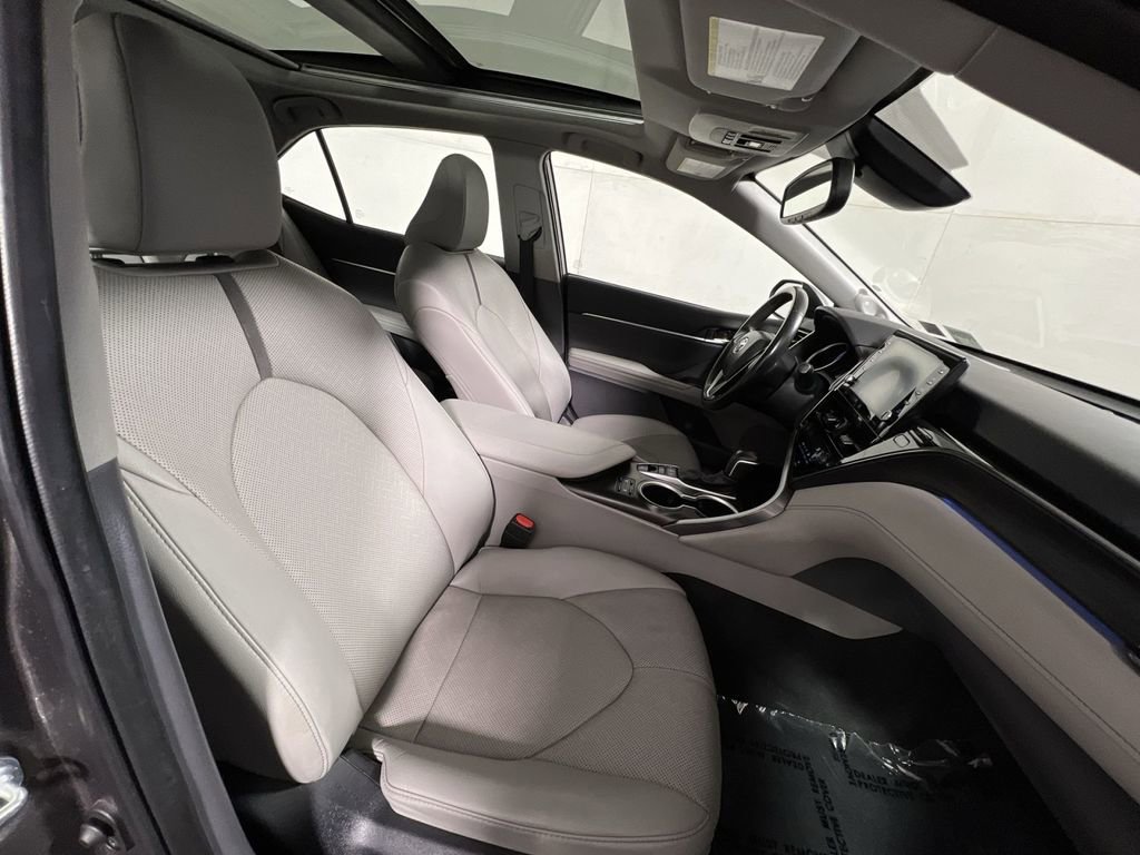 Used 2023 Toyota Camry XLE w/ Navigation Package image 27