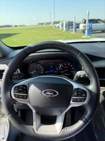 Certified 2022 Ford Explorer Limited w/ Equipment Group 301A image 9