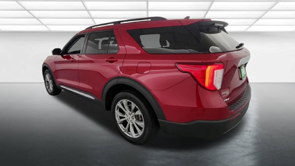 Certified 2022 Ford Explorer XLT w/ Equipment Group 202A AWD/4WD image 7