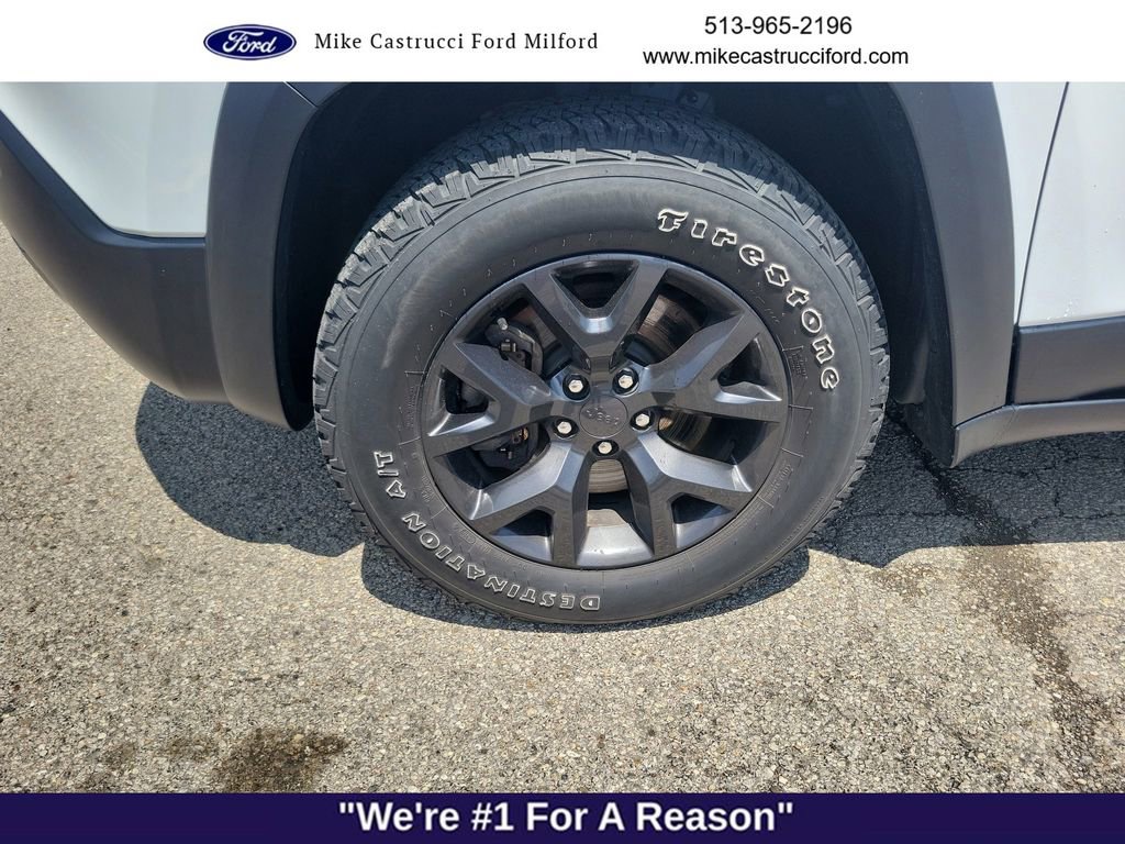 Used 2020 Jeep Cherokee Latitude AWD/4WD image 9