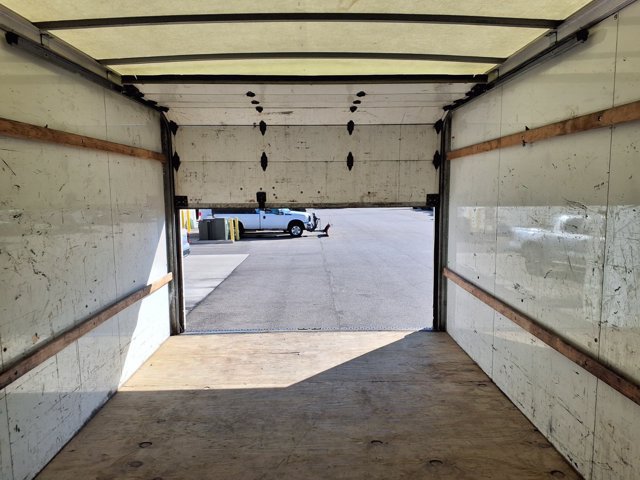 Certified 2022 Ford E-350 and Econoline 350 Super Duty RWD image 18
