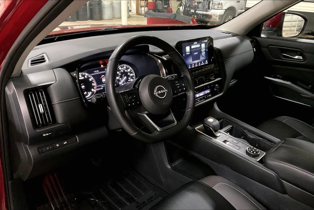 Used 2023 Nissan Pathfinder SL image 13