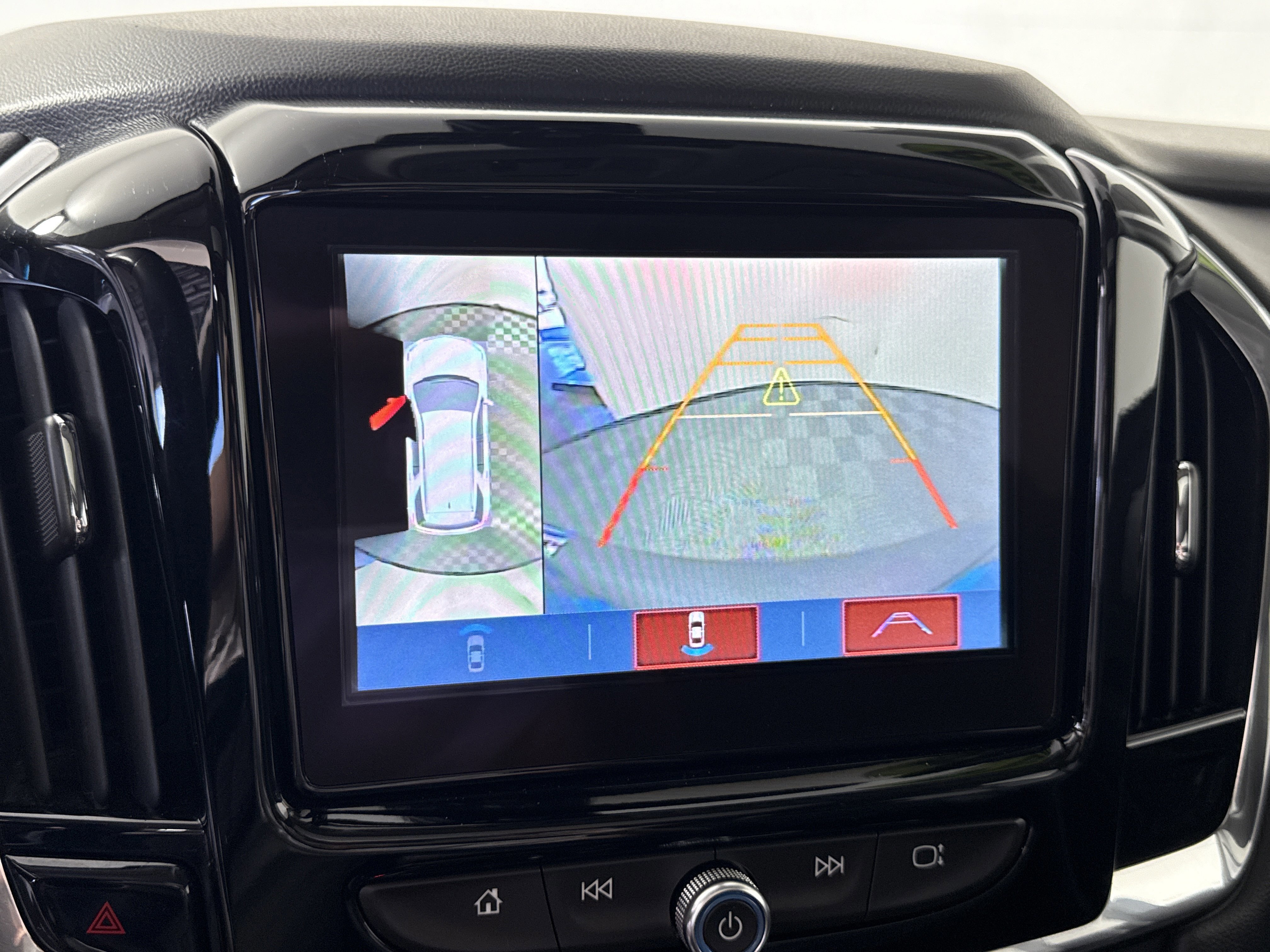 Used 2018 Chevrolet Traverse LT image 21