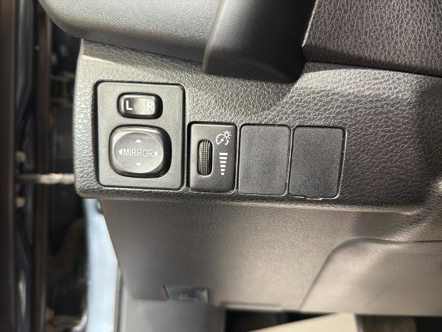 Used 2018 Toyota Corolla SE FWD image 12