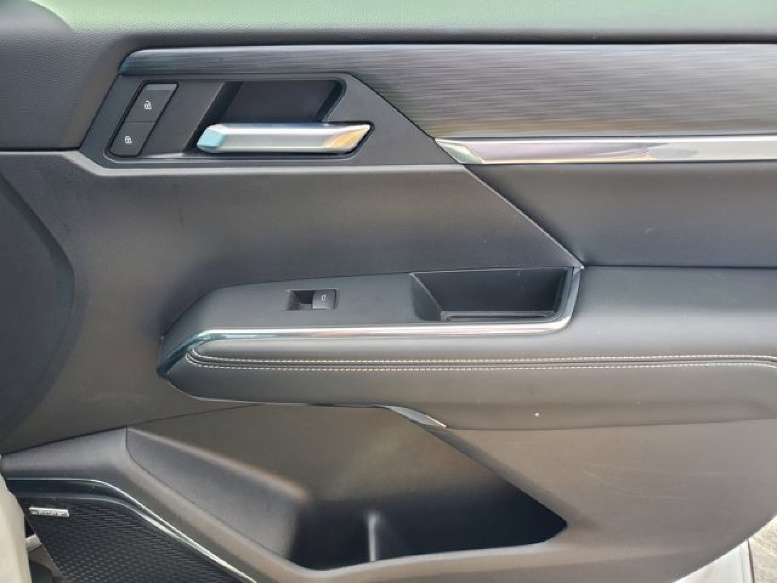 Used 2025 GMC Acadia Elevation w/ Elevation Premium Package image 38