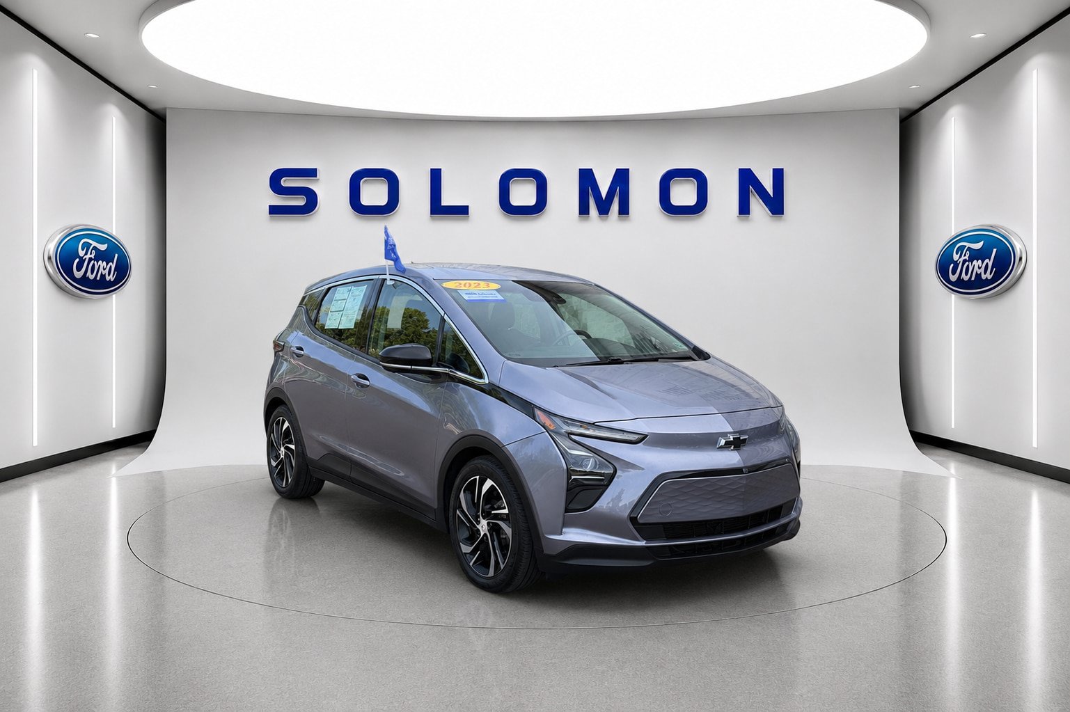 Used 2023 Chevrolet Bolt LT w/ Infotainment Package FWD image 3
