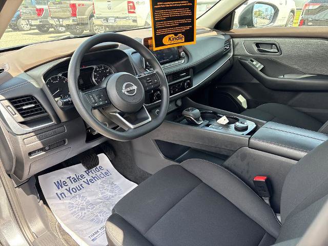 Used 2023 Nissan Rogue S AWD/4WD image 22