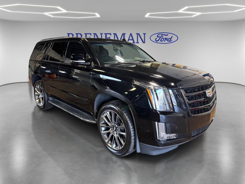 Used 2019 Cadillac Escalade Luxury w/ Escalade Sport Edition AWD/4WD image 3