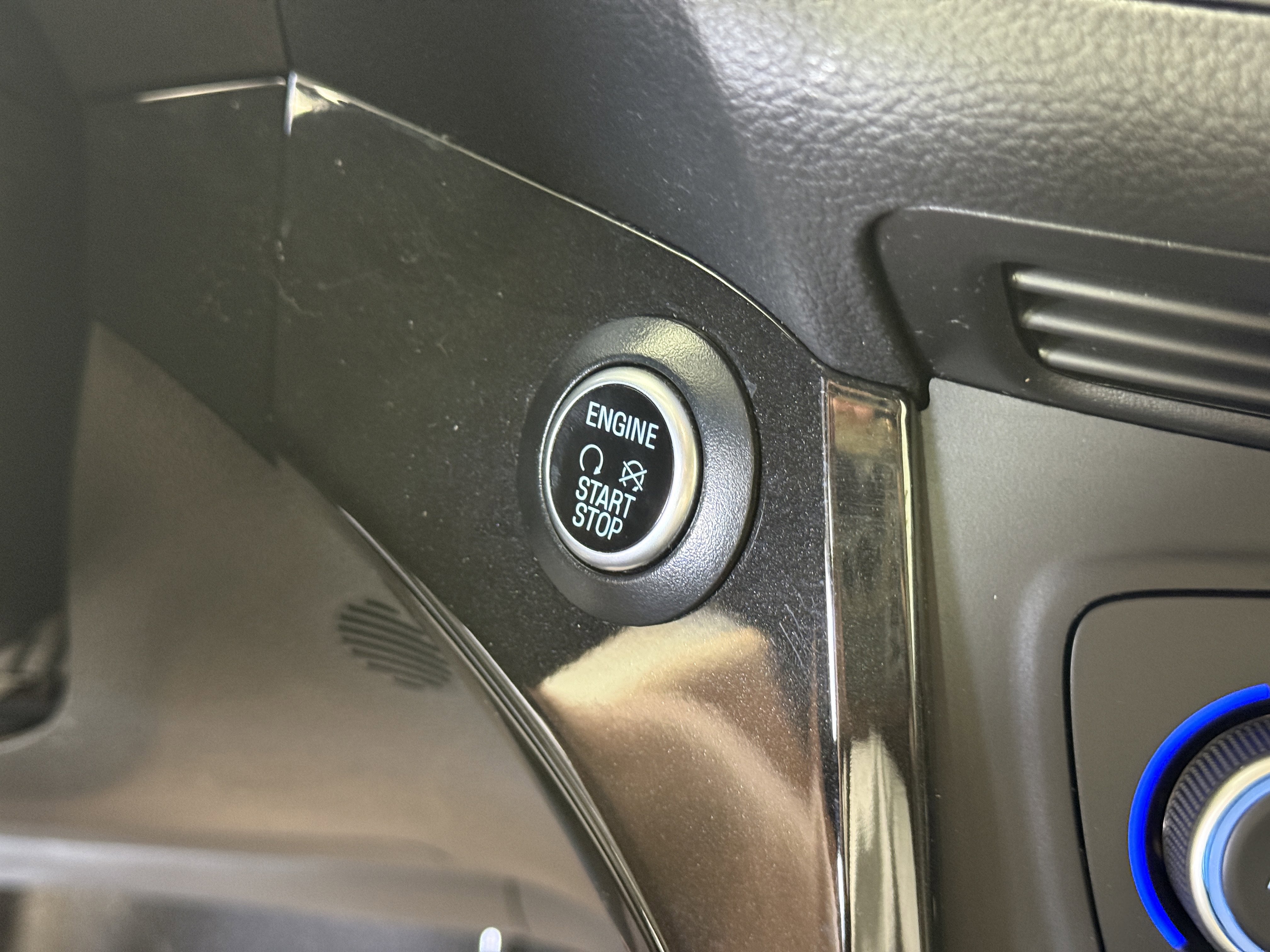Certified 2019 Ford Escape SE FWD image 27
