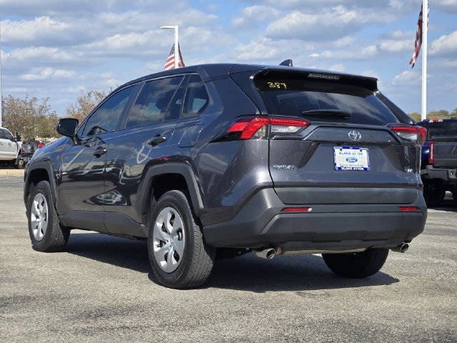 Used 2024 Toyota RAV4 LE FWD image 5