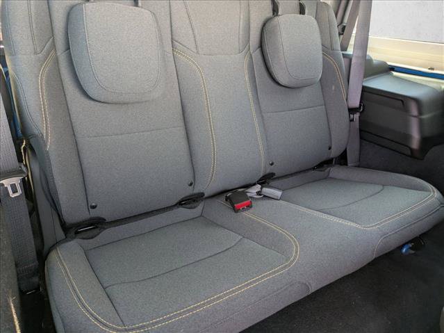 Used 2025 Jeep Wrangler Sport AWD/4WD image 19