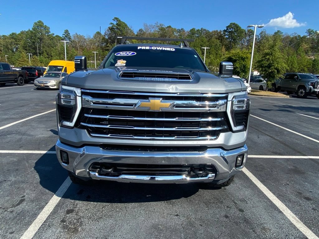Used 2024 Chevrolet Silverado 2500 LTZ AWD/4WD image 2