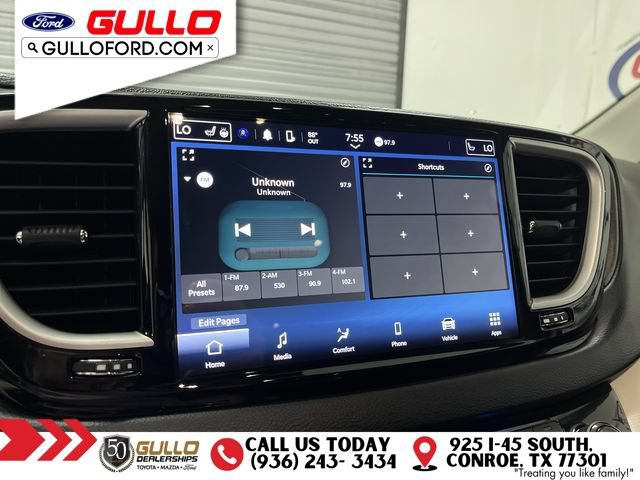 Used 2023 Chrysler Pacifica Touring-L FWD image 24