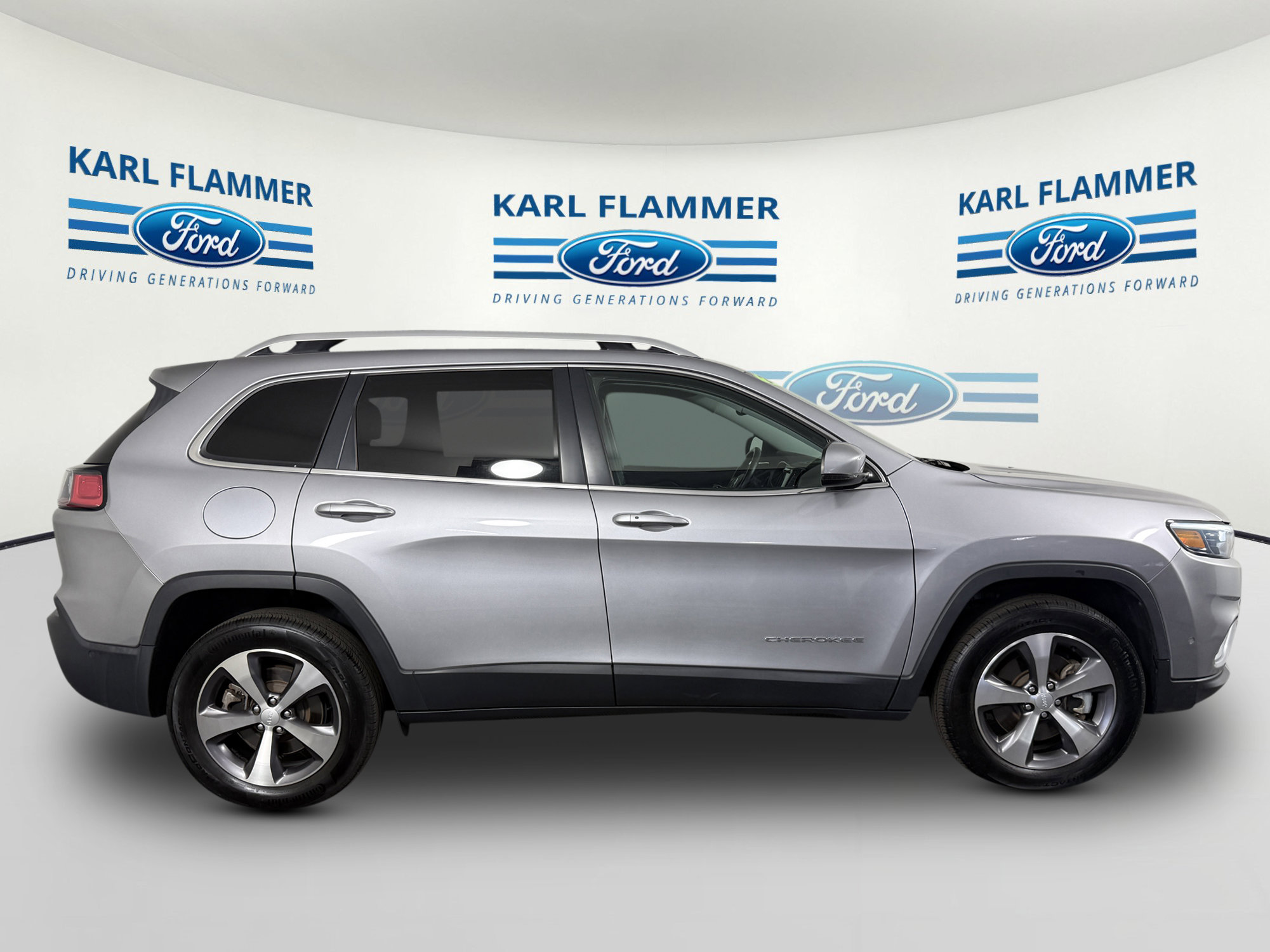 Used 2021 Jeep Cherokee Limited AWD/4WD image 2