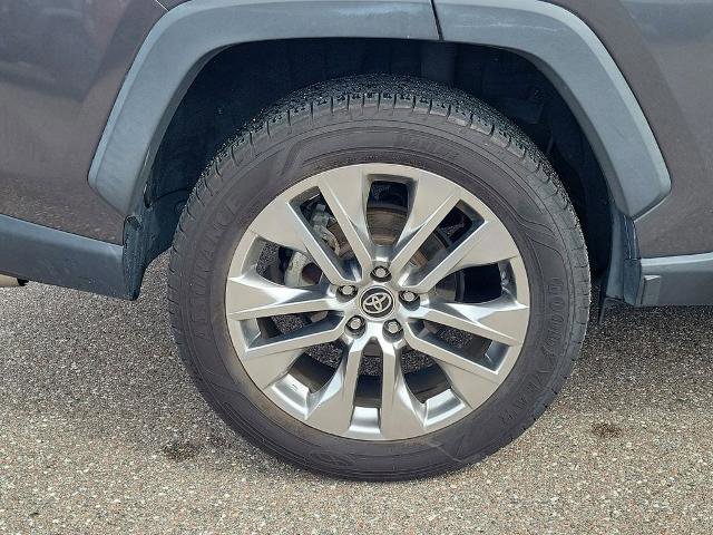 Used 2021 Toyota RAV4 XLE Premium FWD image 6