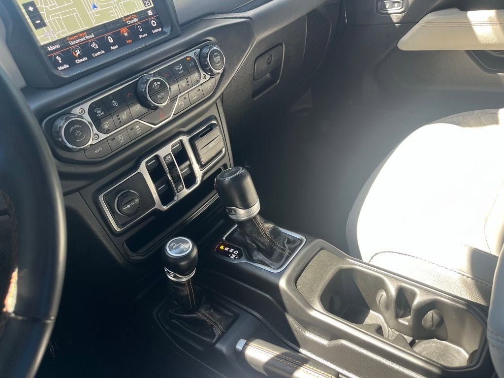 Used 2023 Jeep Wrangler Unlimited Sahara AWD/4WD image 33