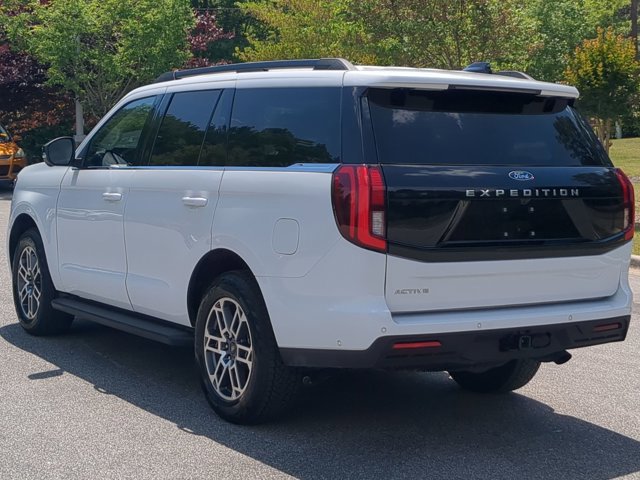 Certified 2025 Ford Expedition Active AWD/4WD image 6