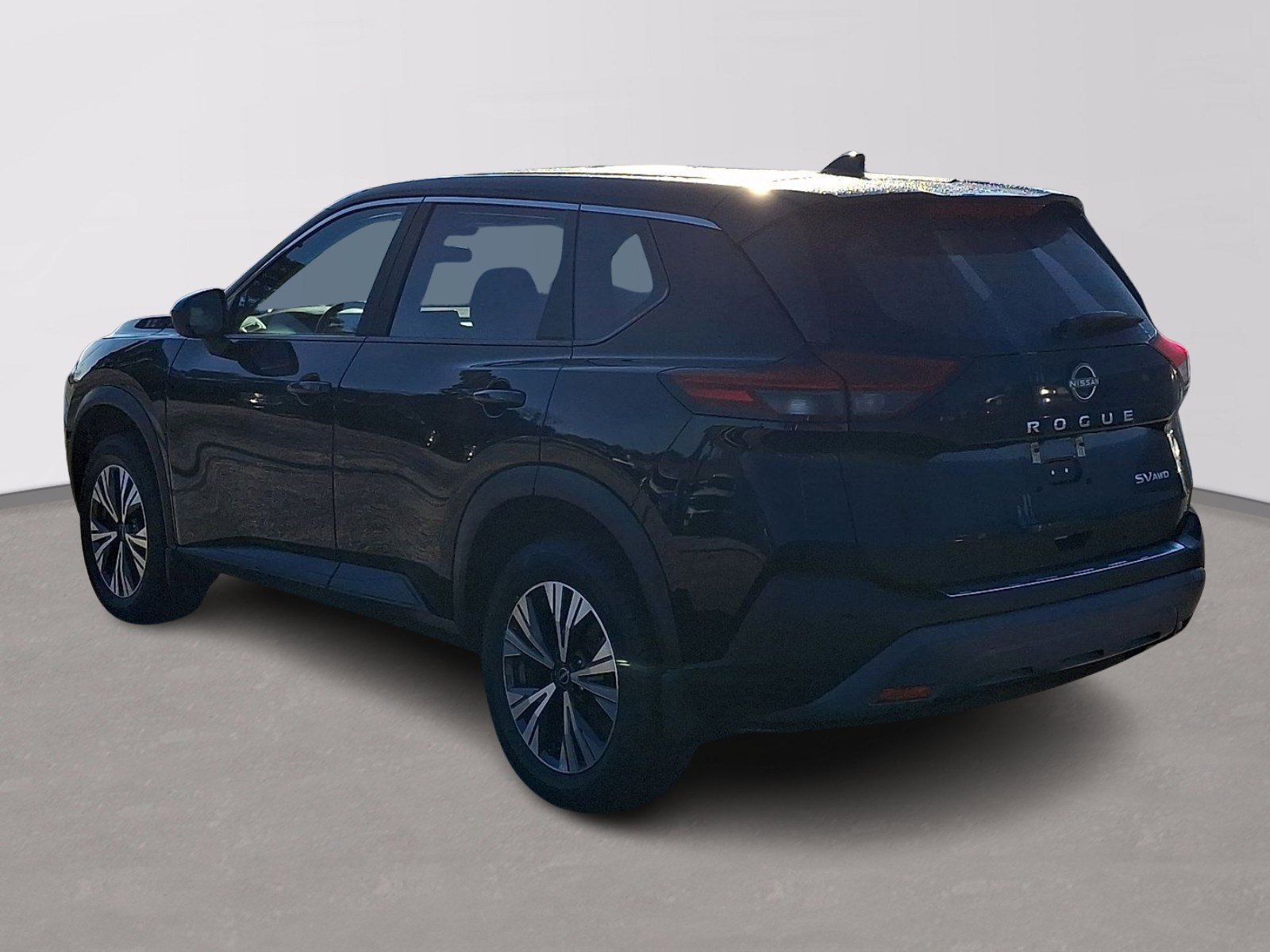 Used 2023 Nissan Rogue SV image 4