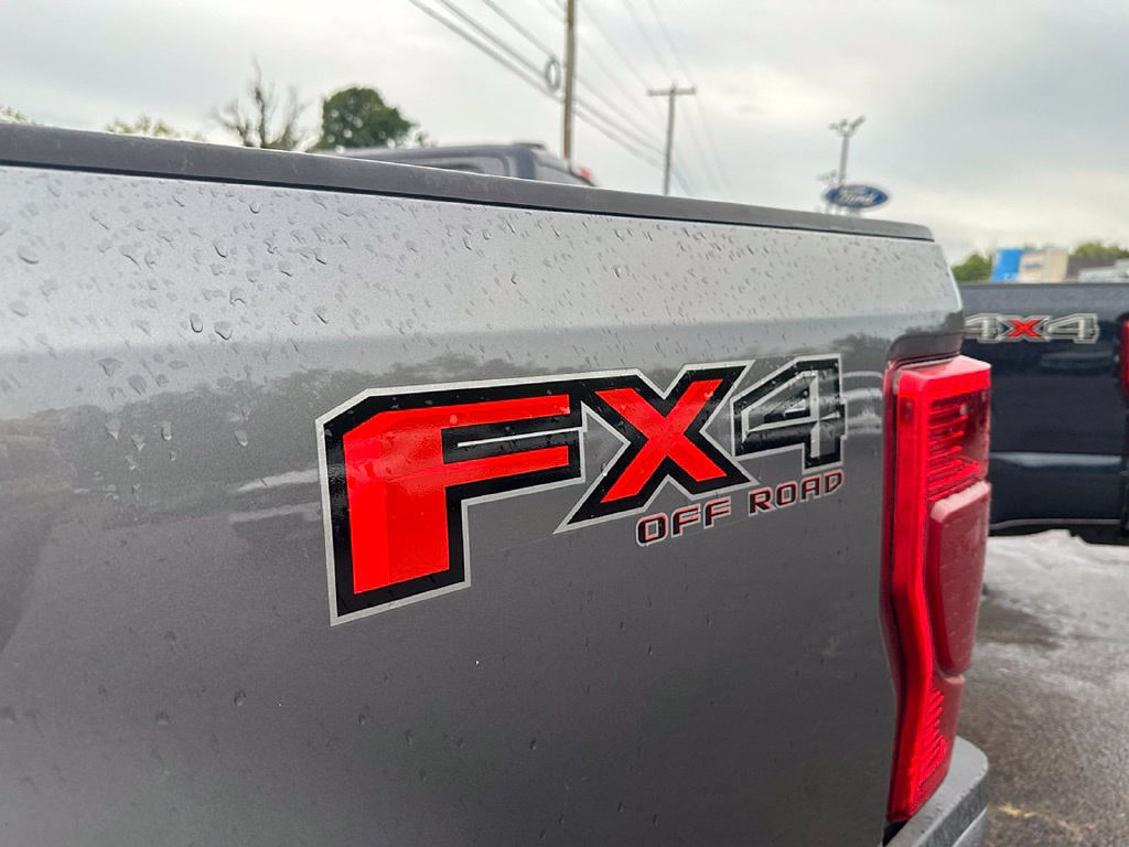Certified 2021 Ford F250 XLT w/ XLT Premium Package AWD/4WD image 10
