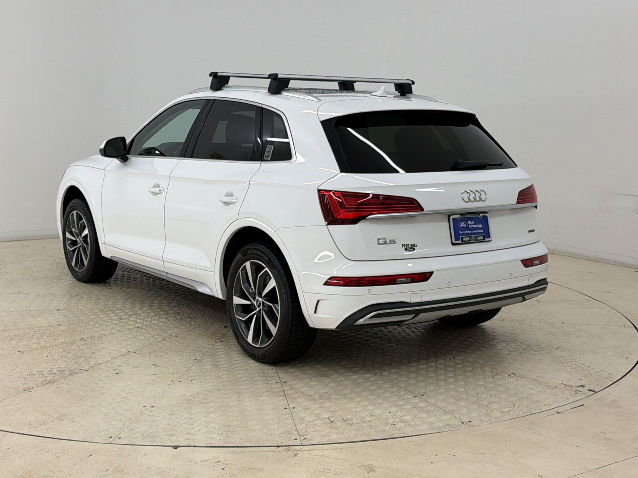 Used 2021 Audi Q5 2.0T Premium w/ Convenience Package AWD/4WD image 3