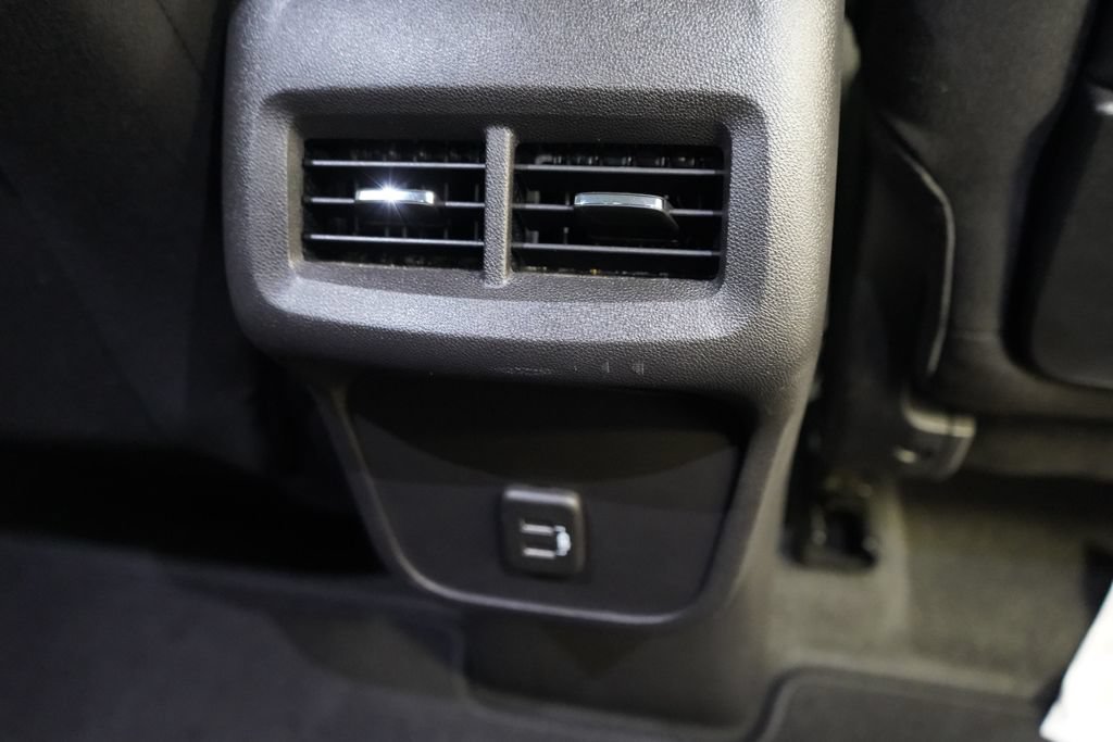 Used 2024 GMC Terrain SLE AWD/4WD image 24