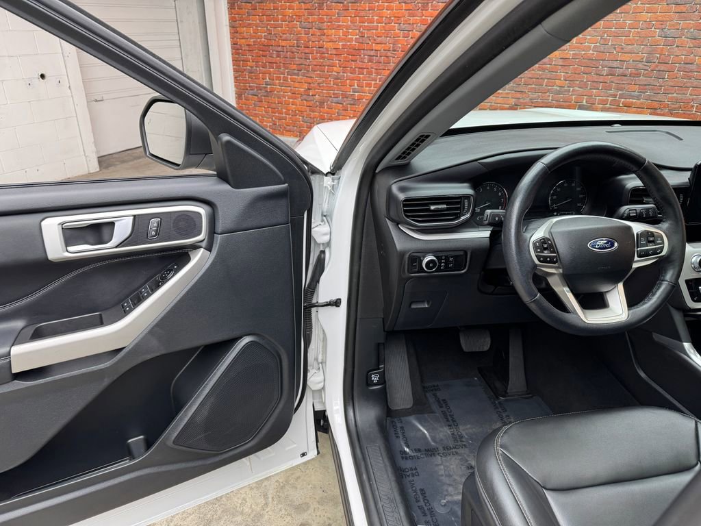Certified 2023 Ford Explorer XLT w/ Equipment Group 202A image 12