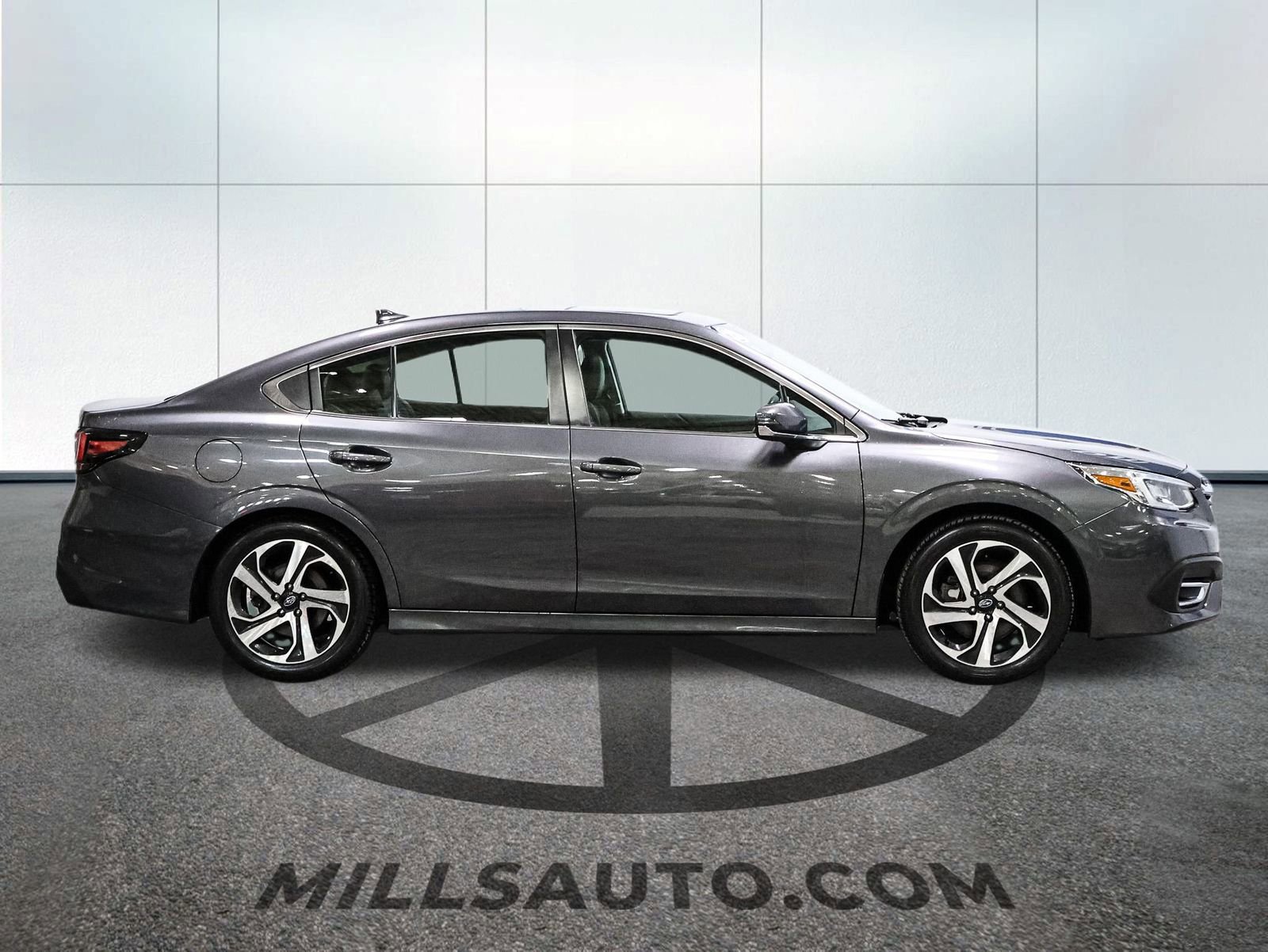 Used 2022 Subaru Legacy Limited image 3