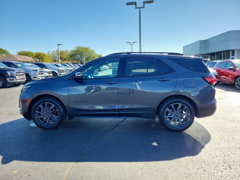Used 2022 Chevrolet Equinox RS w/ RS Leather Package FWD image 7