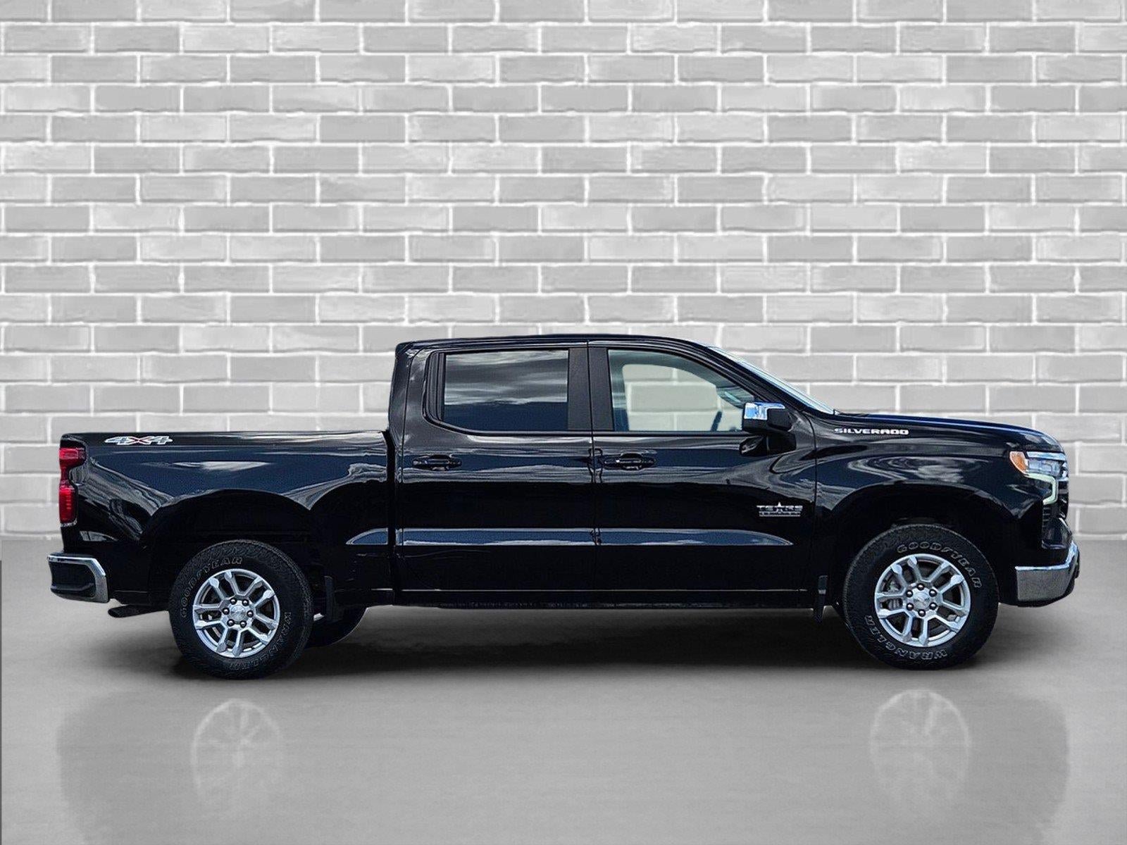 Used 2024 Chevrolet Silverado 1500 LT AWD/4WD image 4