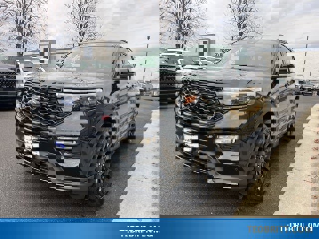 Certified 2022 Ford Explorer ST w/ Equipment Group 401A image 3