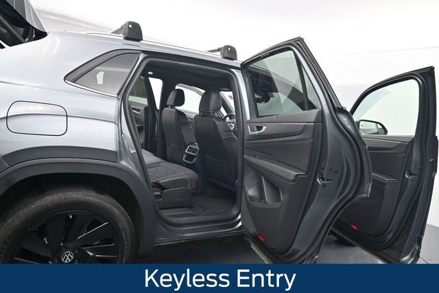 Used 2024 Volkswagen Atlas Cross Sport SE AWD/4WD image 13