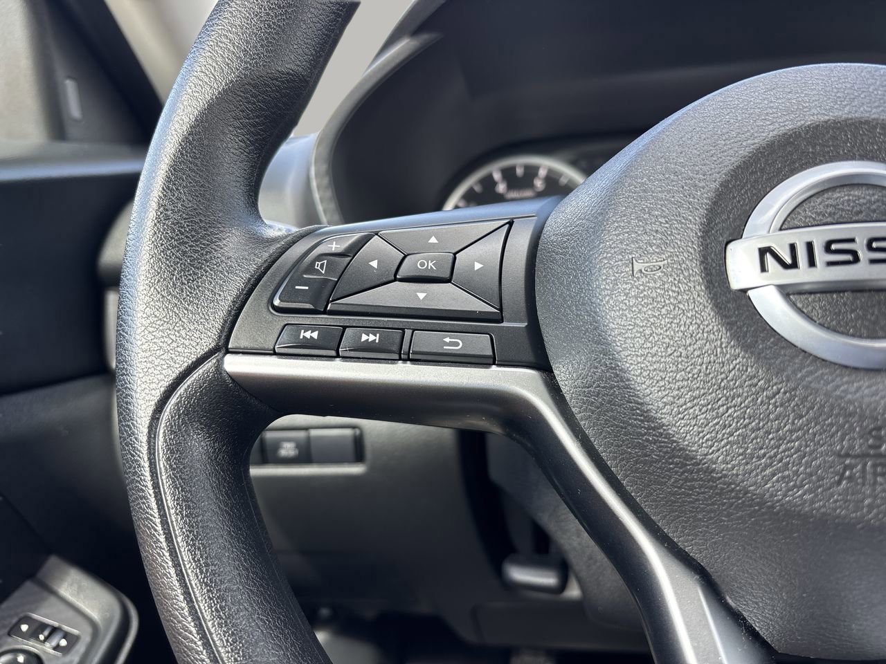 Used 2023 Nissan Sentra S image 31