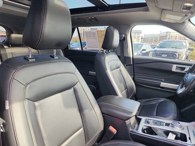 Certified 2021 Ford Explorer XLT w/ Equipment Group 202A AWD/4WD image 34