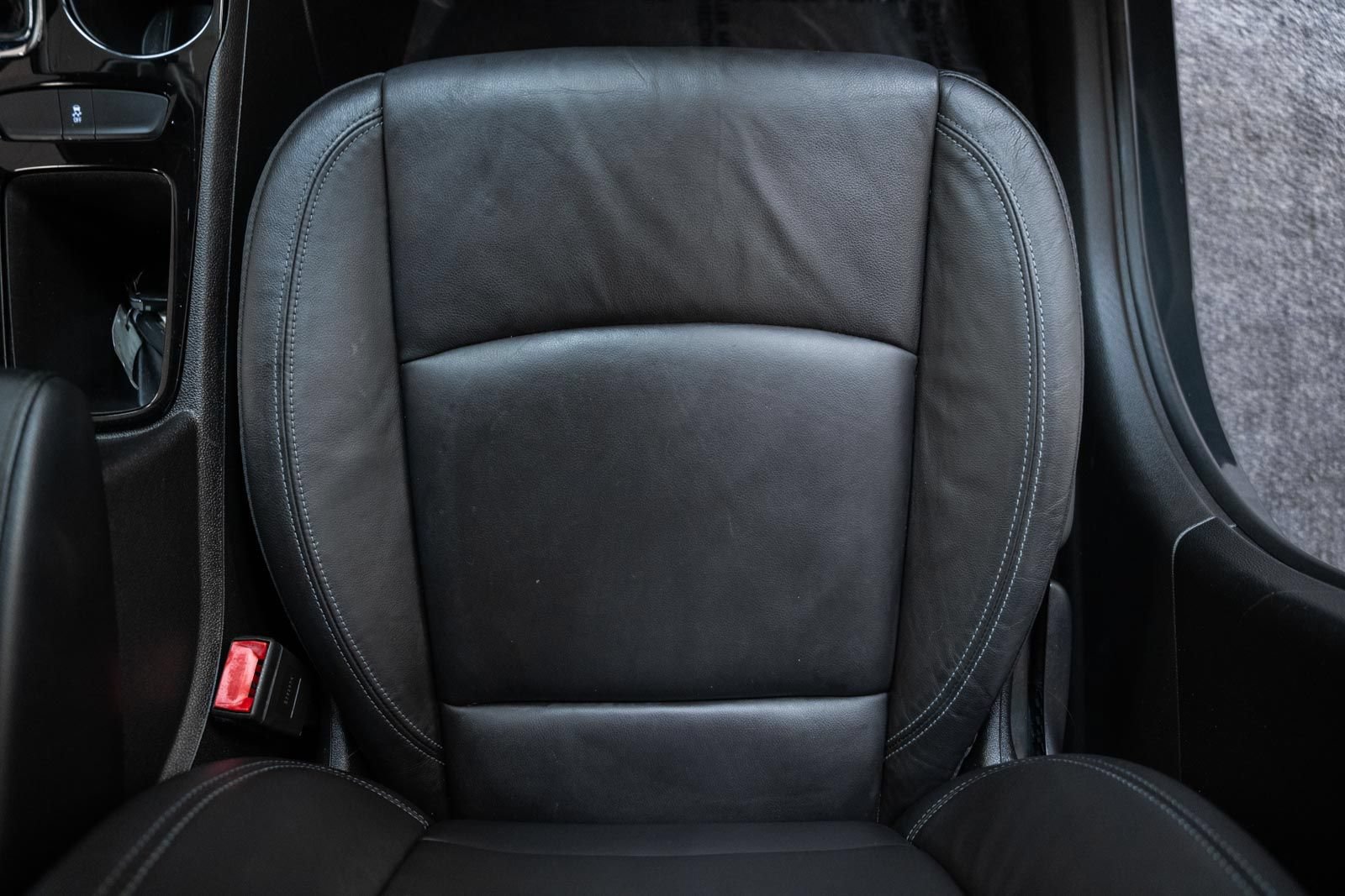 Used 2018 Chevrolet Cruze Premier FWD image 27