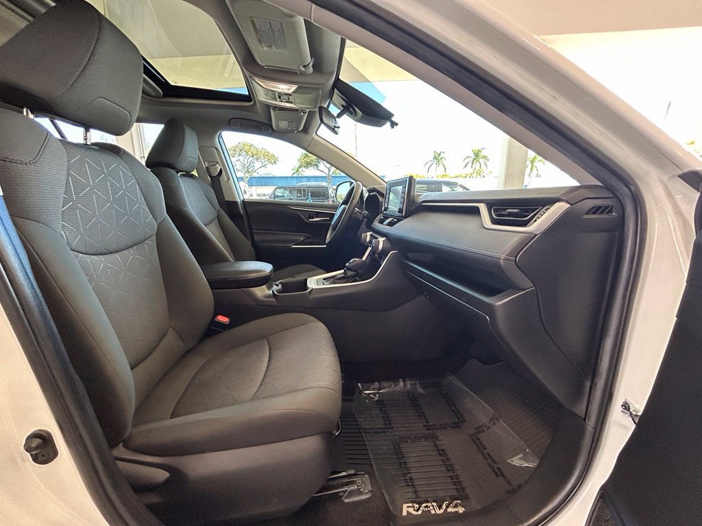 Used 2022 Toyota RAV4 XLE FWD image 26