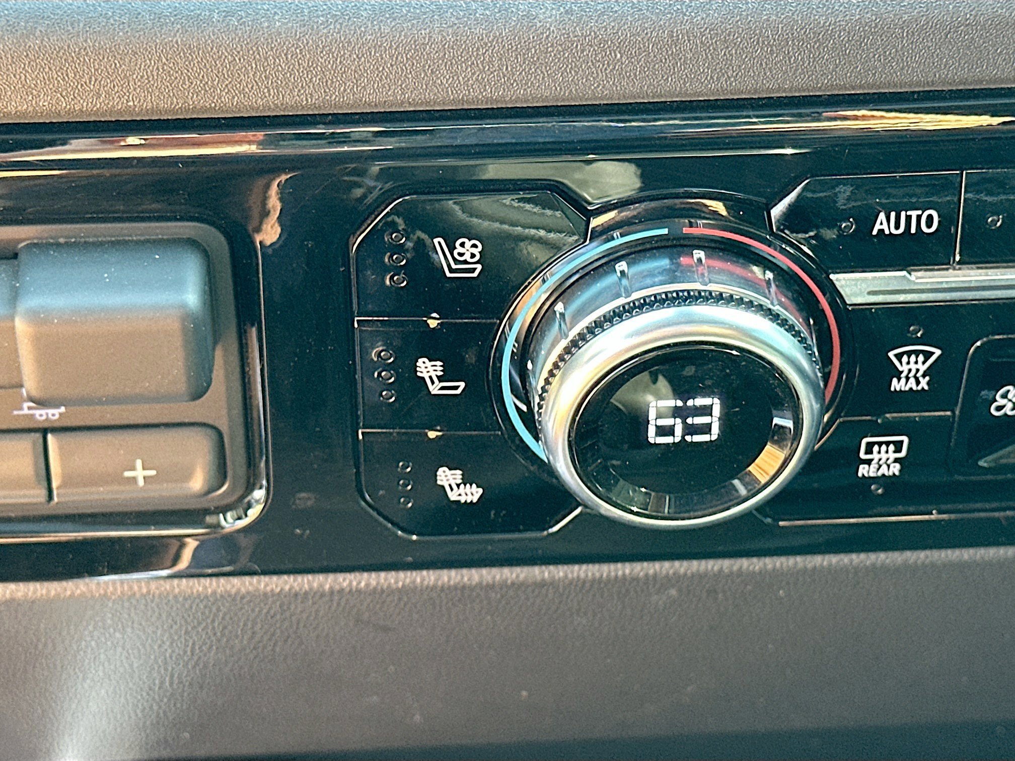 Used 2024 GMC Sierra 1500 SLT w/ SLT Premium Package image 21