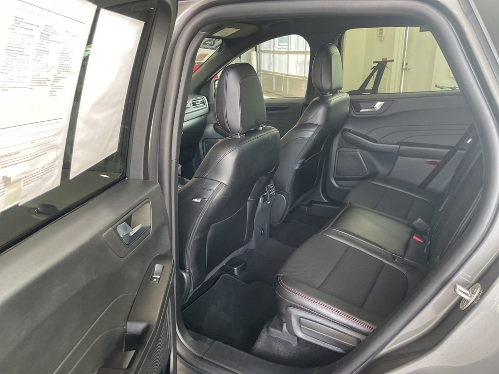 Certified 2025 Ford Escape ST-Line AWD/4WD image 11