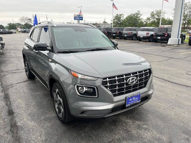 Used 2023 Hyundai Venue Limited FWD image 8