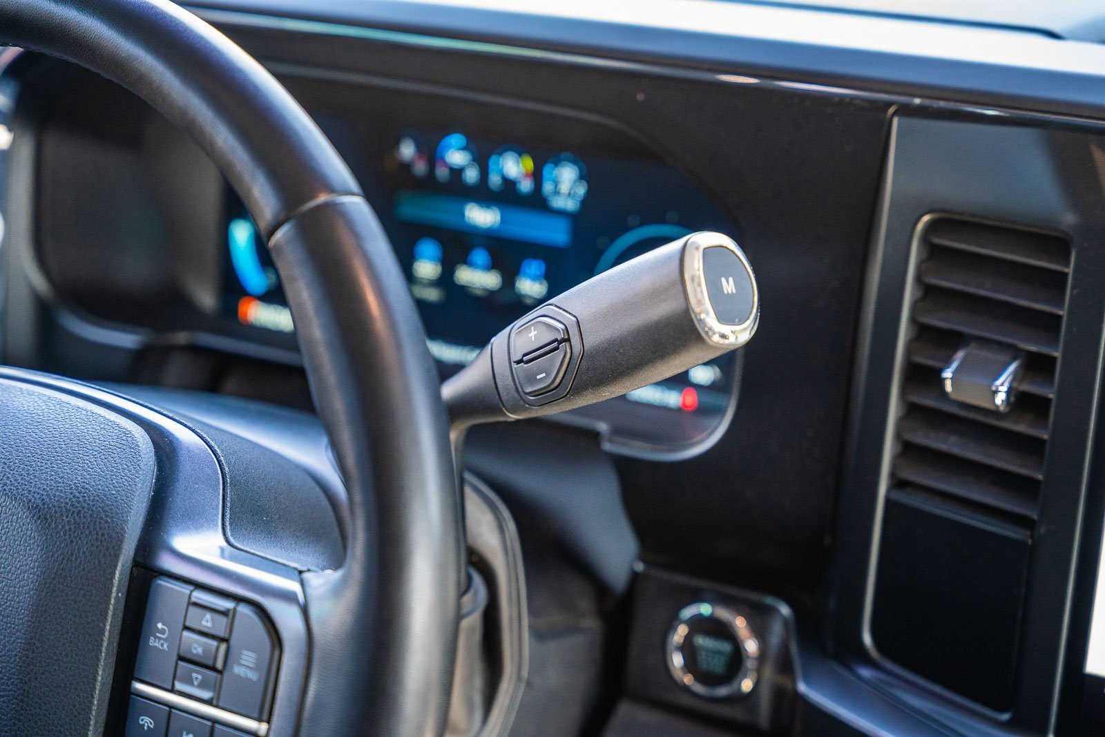 Certified 2023 Ford F250 Lariat w/ Sport Appearance Package image 28