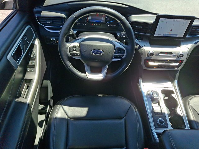Certified 2020 Ford Explorer XLT w/ Equipment Group 202A AWD/4WD image 13