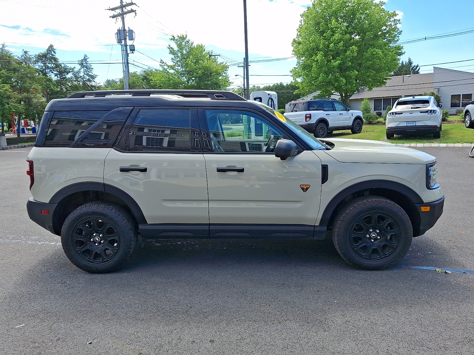Certified 2025 Ford Bronco Sport Badlands w/ Badlands Tech Package AWD/4WD image 4