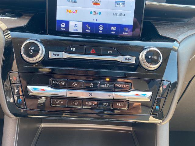 Certified 2022 Ford Explorer Platinum w/ Equipment Group 601A AWD/4WD image 33