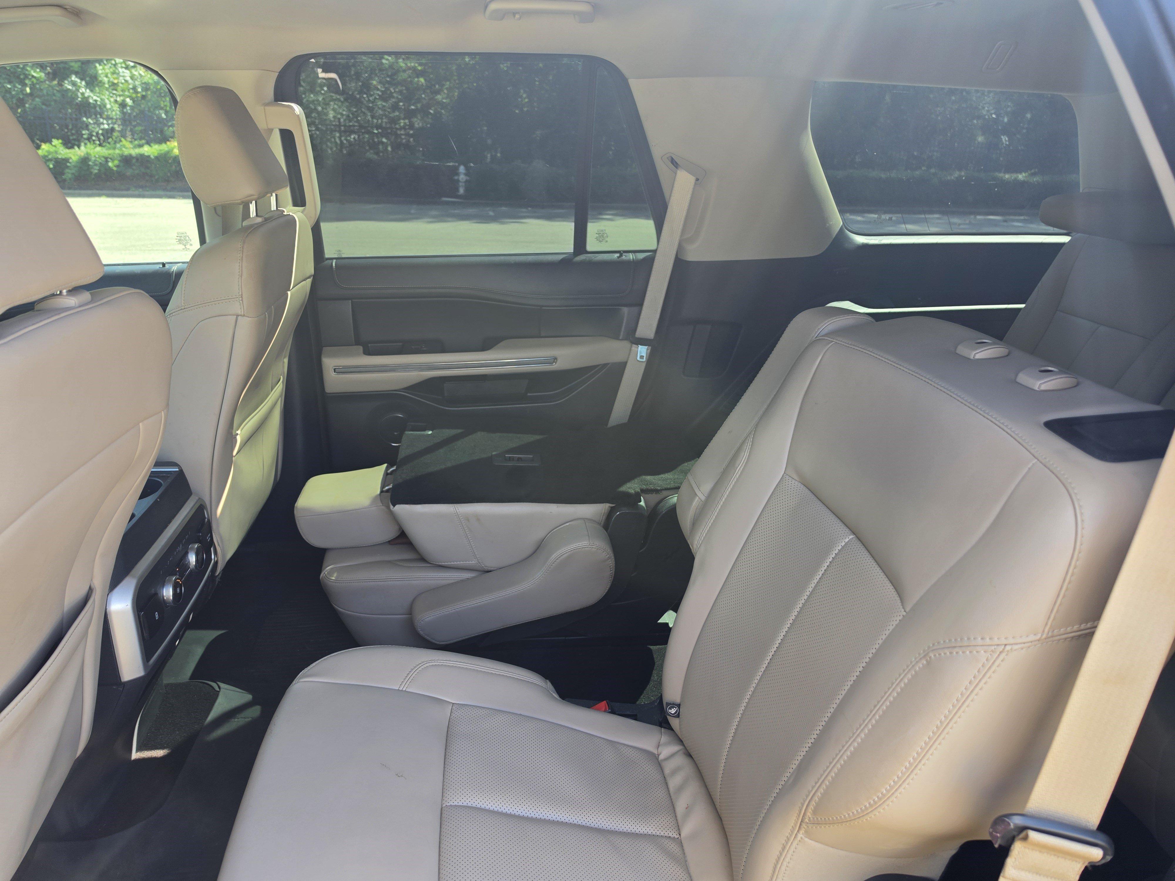 Certified 2022 Ford Expedition XLT RWD image 14
