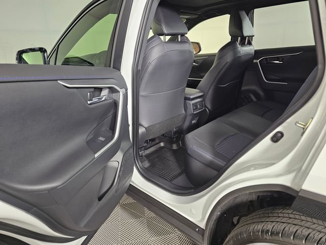 Used 2025 Toyota RAV4 XSE w/ Advanced Technology Package AWD/4WD image 18